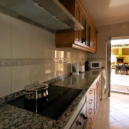 Villa Alice - Free Wifi & Air Co & Swimming Pool - By Bedzy *